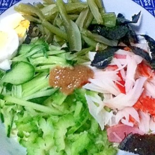 コリコリ茎わかめ入り☆冷やし中華（ごまダレ）